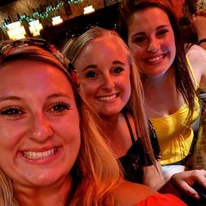 Meet your Posher, Casey